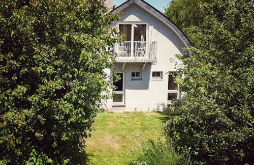 Denkmalgeschütztes Häuschen mit Schwimmteich - Foto 1