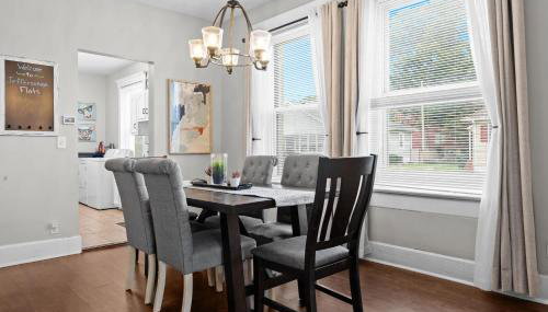 Stylish Home in Historic District Near Riverwalk - Foto 3