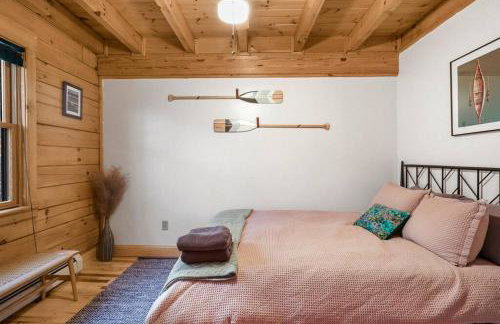 Lakefront Log Cabin, Private Lake Access w/Peloton - Foto 30