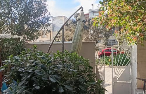 The House Thessaloniki - Charming Central with Private Courtyard - Easy Parking - 300m from University - Foto 16