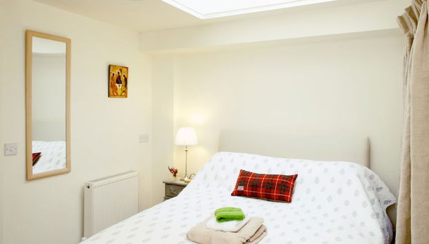 Garden Suite Edinburgh - Photo 2, Room