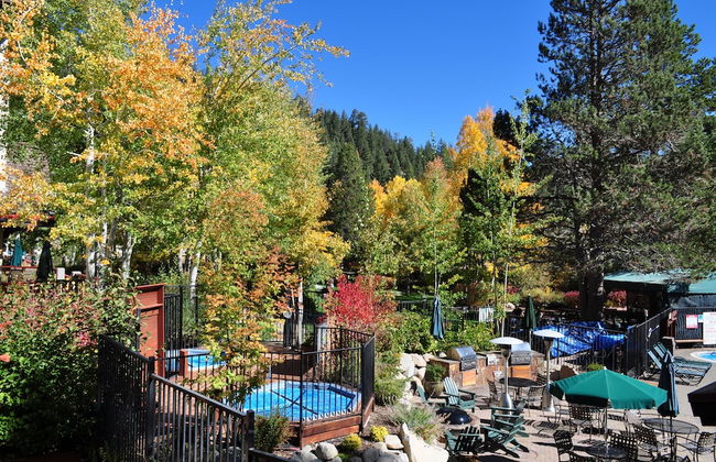 Olympic Village Inn - Photo 36