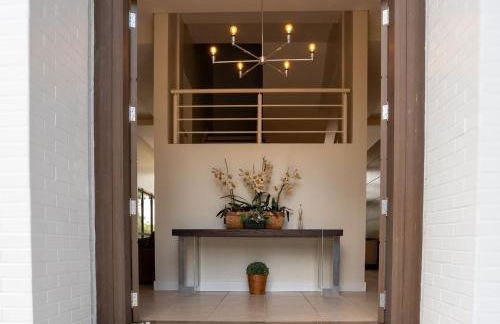 Refúgio de Luxo e Piscina à beira do Passaúna - Photo 4