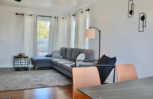 Modern La Cresta - Photo 11