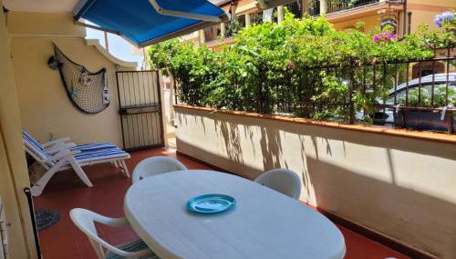 My Little House - appartamento con patio e parcheggio privato a 5 minuti dalla spiaggia e dal centro - Foto 3