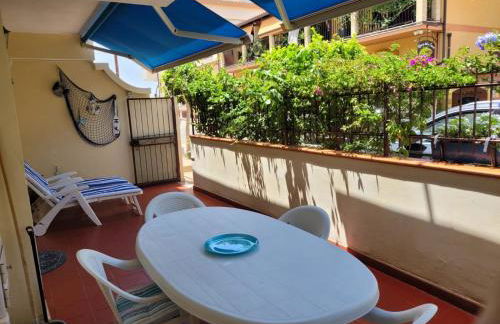 My Little House - appartamento con patio e parcheggio privato a 5 minuti dalla spiaggia e dal centro - Foto 3