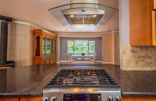 Alpine 4 Bedroom Retreat with Hot tub and Pool table - Foto 17