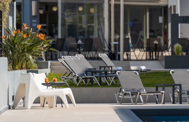 Sunrise Village Hotel - Photo 42