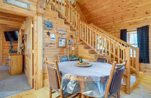 Pet-Friendly Cabin with Loft 5 Mi to Lake Lure! - Foto 5