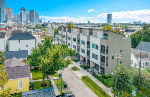 Luxury Oasis: Houston Rooftop Skyline - Foto 56