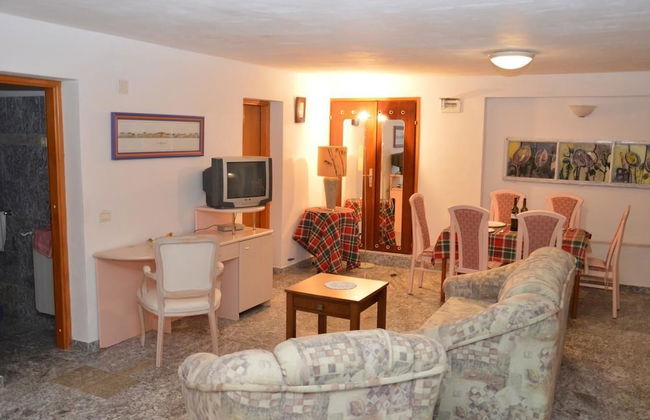 Apartments Anastazija - Photo 12