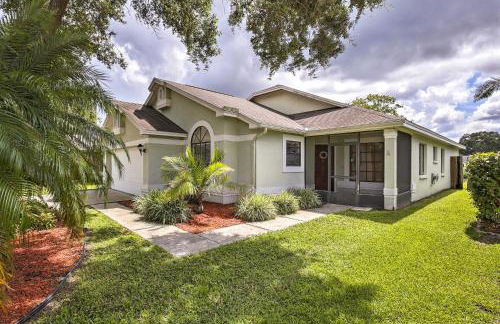 Lakefront Brandon Home with Patio and Screened Lanai! - Foto 1