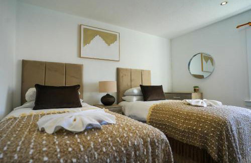 Train House - Photo 20