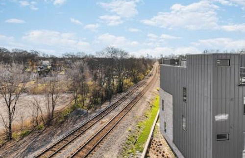 Gorgeous East Nashville House with Rooftop Patio, Garage, 9 Beds, 3 Miles to Downtown - Foto 36