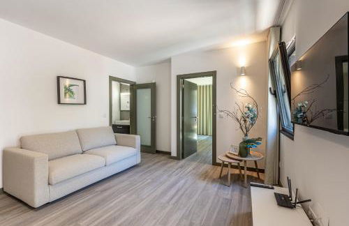 Fort Bay Suite Apartments - Photo 16