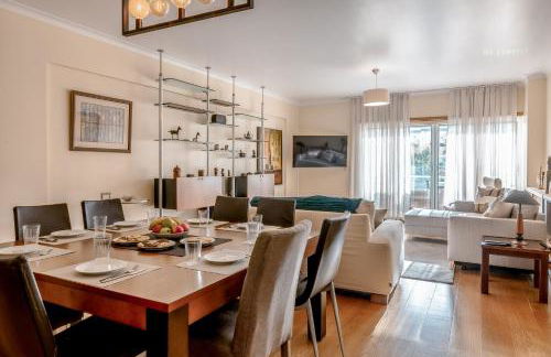 Lux Apt in Priv Condo with Pool, near Beach, Parking & Easy Access to Lisbon - Foto 34