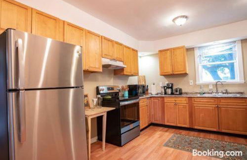 AC 6BR2BA Quiet Island House Near Casinos - Foto 49