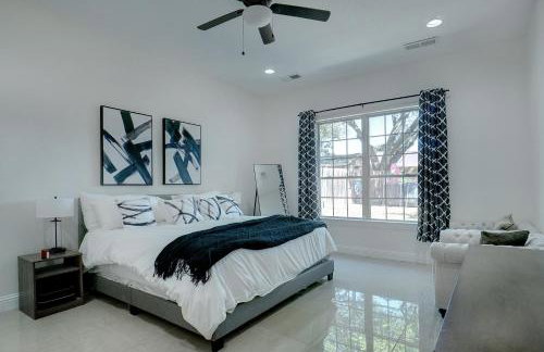 GORGEOUS 5-bd 4ba w Pool, Hot Tub, 2 kitchens, & Game Room Near Dallas Airports! - Foto 10