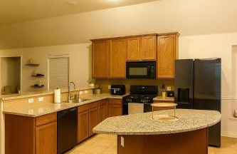 Spacious 3BR Home w Game Room, Gym & Study - Foto 7