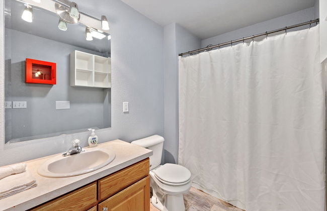 Spacious Home W/ Fun Amenities | Lake & Mtn Views - Foto 15