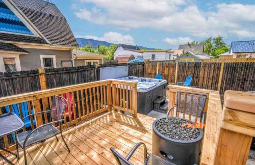 The Vibrant Victorian Hot Tub & Fire Pit in OCC - Foto 4