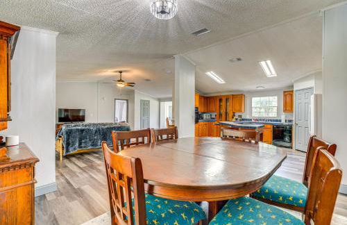 Charming Farmhouse in Morriston with Fenced Yard - Foto 8