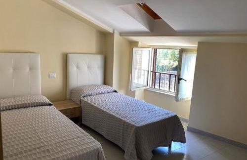 Intera casa in centro storico a 800mt dal mare - Photo 15