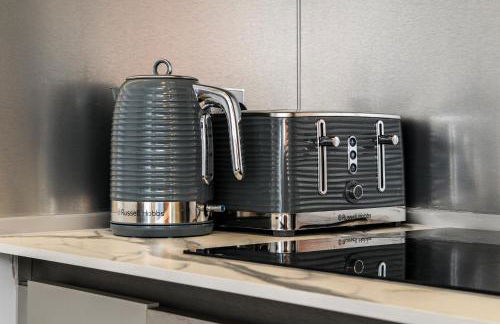 Luxury 5 Star apartments, Parking, Garden, near Metro Stations 10-15mins to London - Foto 34