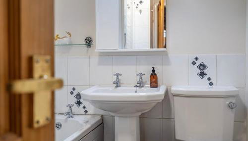 Hideaway Cottage - Photo 5