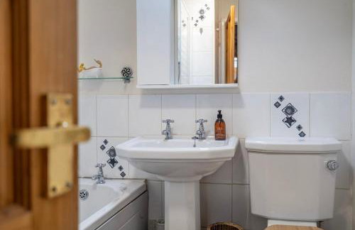 Hideaway Cottage - Photo 5