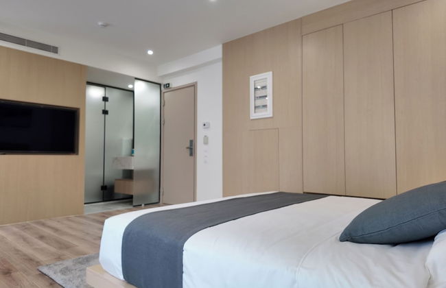 CC LUX Suites - Photo 23