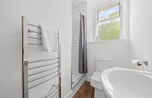 Modern Holyrood 1 Bedroom Apartment - Edinburgh - Photo 11