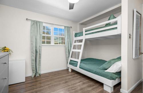 Relaxed Luxury Pet Friendly Home with Pool and Backyard Lounge in San Antonio, TX - Foto 35