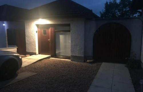 One bed and bathroom with kitchen for self catering Alness - Foto 7