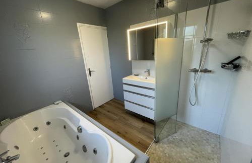 Grande maison avec jardin près de Tours - FR-1-381-620 - Foto 17