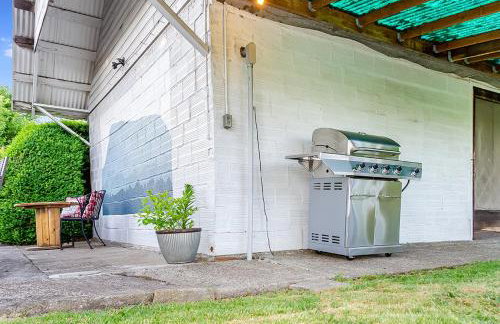 Peak View Corvallis - Spacious Outdoor Dining w/Fire Table - Close to Downtown & OSU - Foto 13