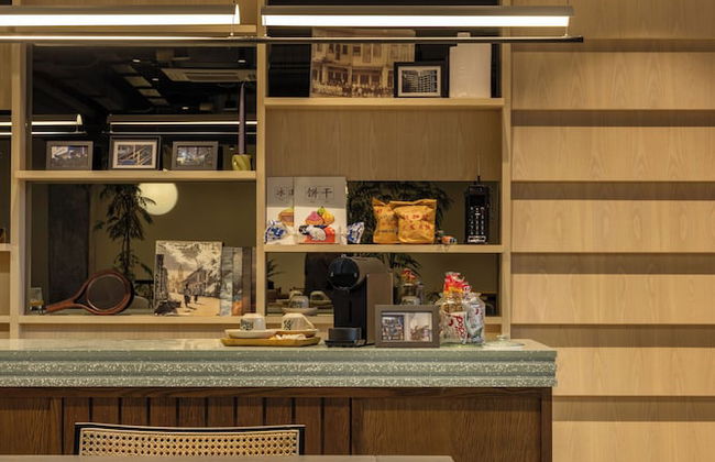 Alma House - Photo 3