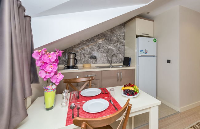 Gen Suites - Photo 37