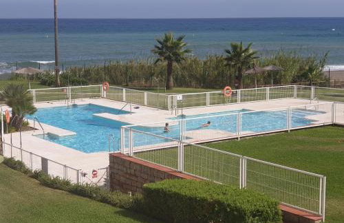 Casitamar frontline beach house rental Casares Costa near Estepona - Photo 3