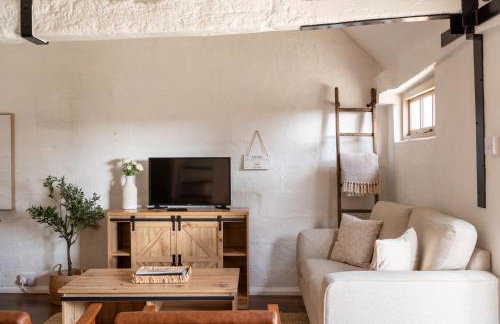 Cosy Cotswolds Cottage Farm Stay - Shepherds Rest - Photo 31