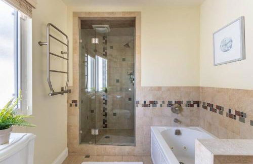 Ocean View Retreat Mins to Beaches & Trails - Photo 23