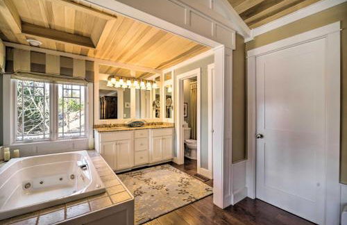 Waterfront Retreat with Dock, Pool and Jet Skis - Foto 17