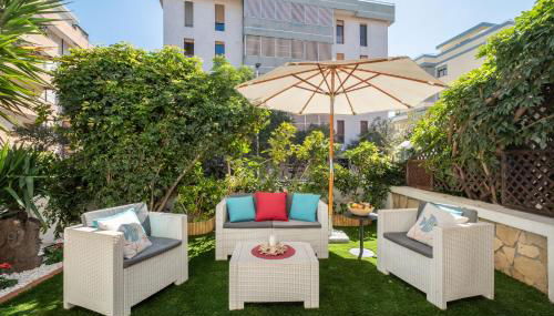 Elegante Villa Lu' centro Città a 10 minuti dal mare - Foto 3, Garden, sunbed, Garden view