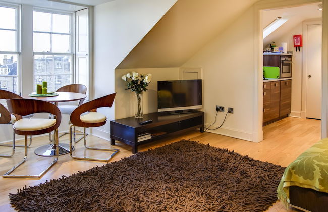 Clarendon Luxury Apartments - Photo 23