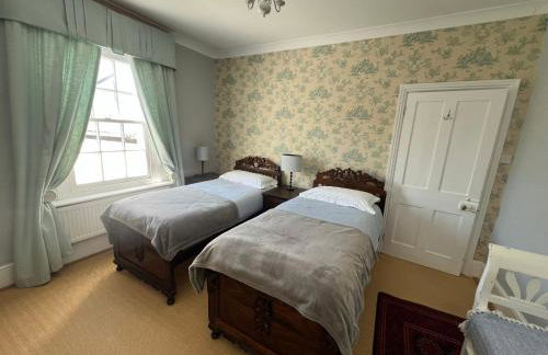 Broadstairs Beach Holiday Apartments, opposite Kingsgate Bay with a parking space - Photo 13