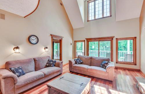 Huge Family Home with Pool - 13 Mi to Lake Michigan! - Foto 4