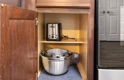 Softly Styled 1 King Sofa Bed Haven Frisco, TX - Foto 16