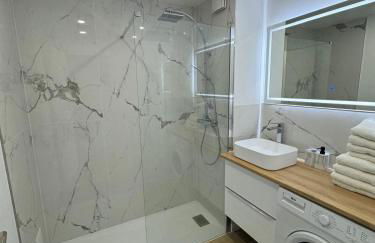 APPARTEMENT MODERNE - CONFORT - CLIMATISATION - MER - SOLEIL- Menton - Foto 3