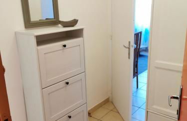 STUDIO 2 étoiles Rénové Proche des THERMES - Foto 9