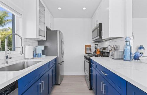 Penthouse Steps from Victoria Beach 180 degree ocean views - Foto 12